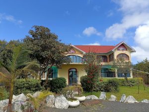 Peak Leaders Hotel, Mweiga