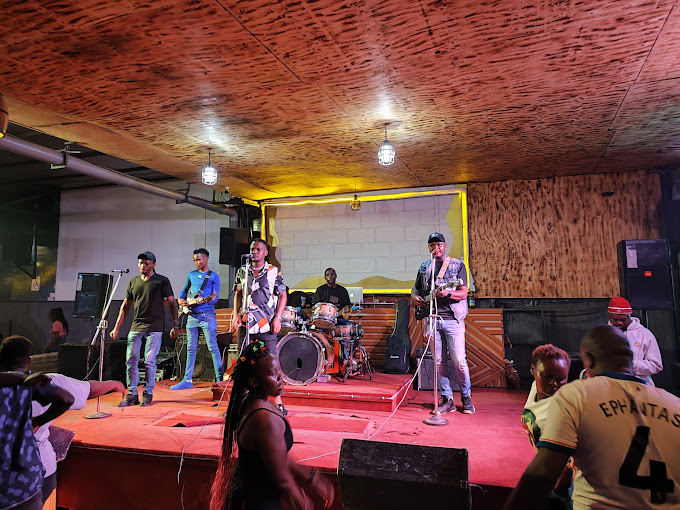 Kifaru Place – Club, Bar & Grill