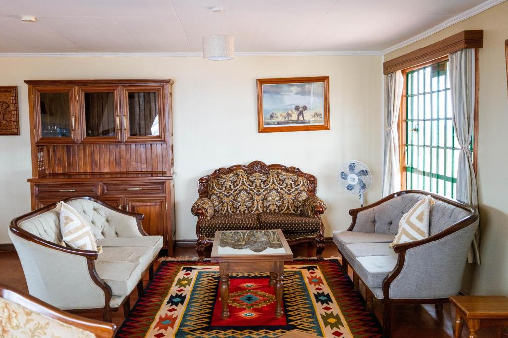 Wild Amboseli Ndovu Cottage.