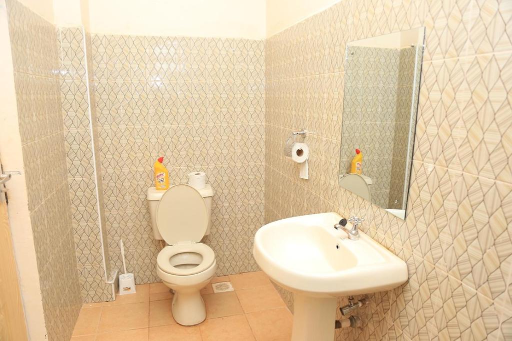 THE 4 J’S Bed and Breakfast Emali