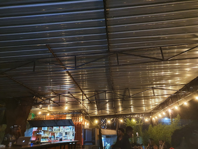 Bush Lounge, bar & Grill; Park & chill