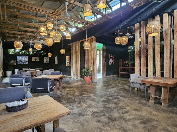 305 Karafuu Restaurant