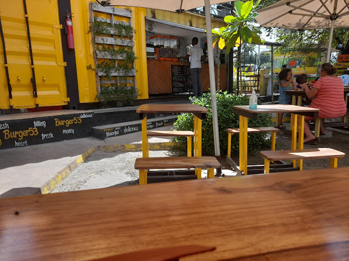 Dar Free Market Mall