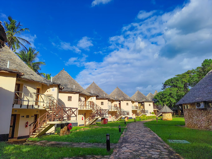 Ledger Plaza Bahari Beach Hotel