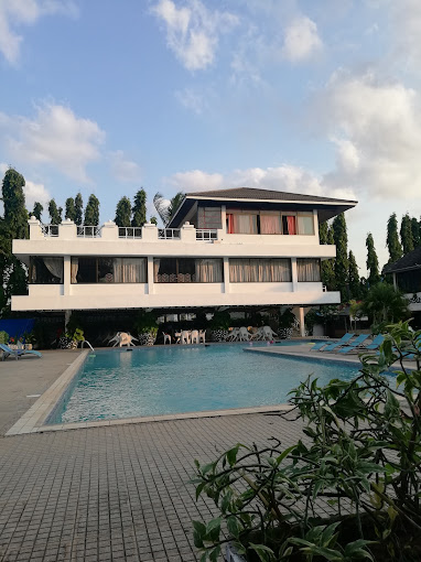 Beachcomber Hotel & Resort