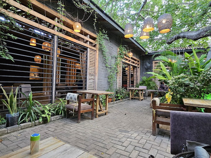 305 Karafuu Restaurant