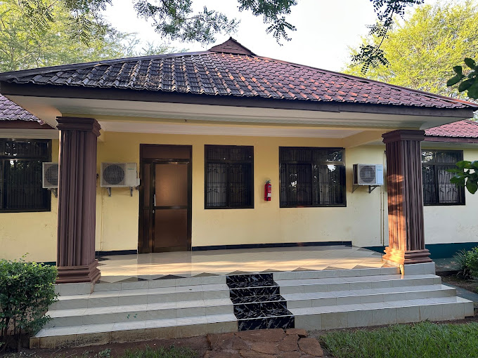 African Flower Hotel