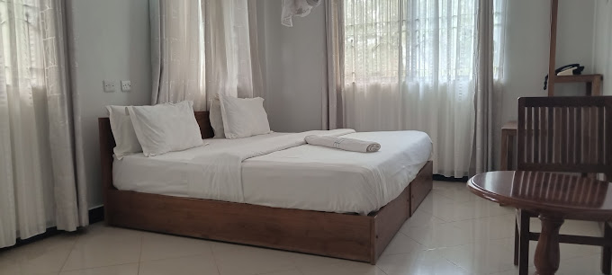 African Flower Hotel