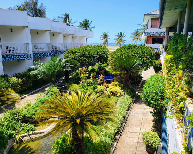 Beachcomber Hotel & Resort