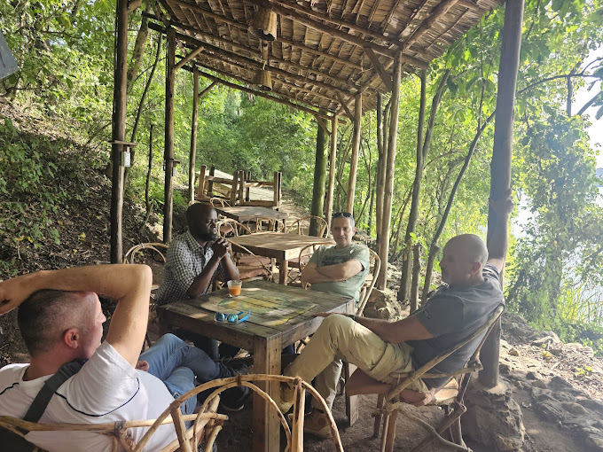 Duluti crater lake restaurant