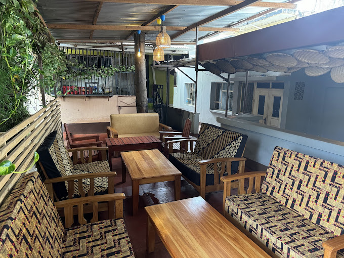 Moshi Delight Restaurant (Pizza, Burger & African food)