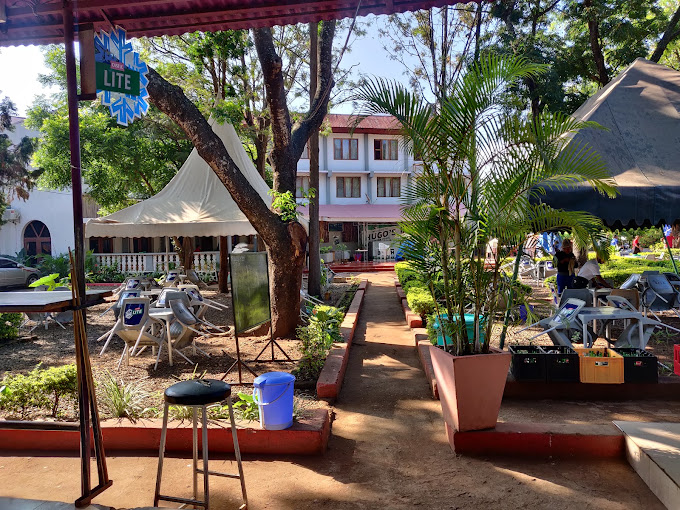 Hugo’s Garden Bar & Restaurant