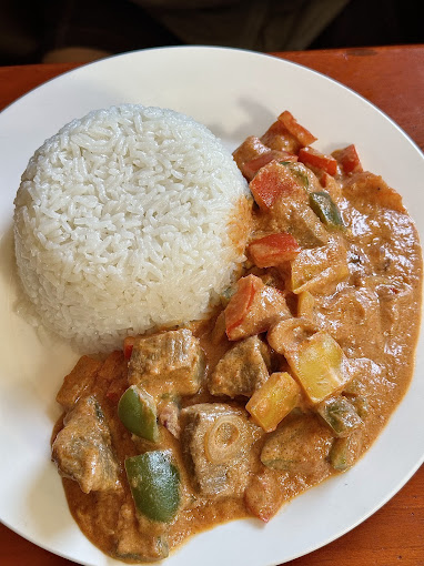 Moshi Delight Restaurant (Pizza, Burger & African food)