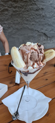 Blossoms Cafe & Wine Bar