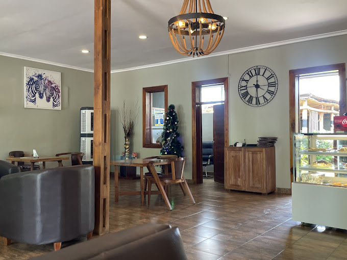 Blossoms Cafe & Wine Bar