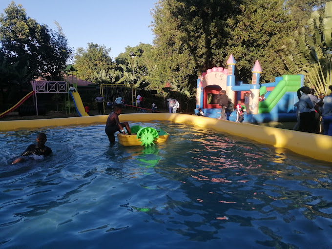 Ridgeways Gardens, Meru