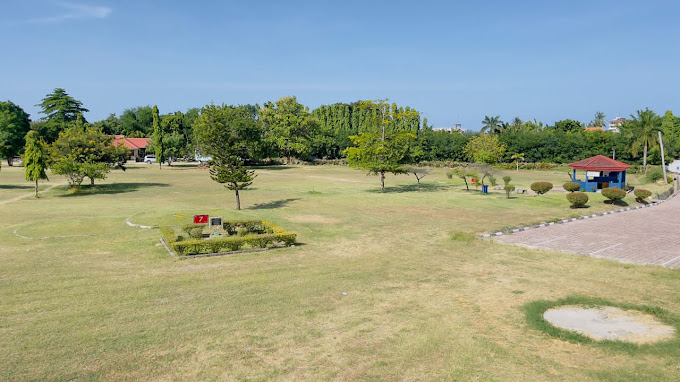 Lugalo Golf Course, Kawe