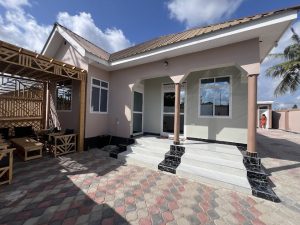 PALM VIEW LODGE KINYEREZI