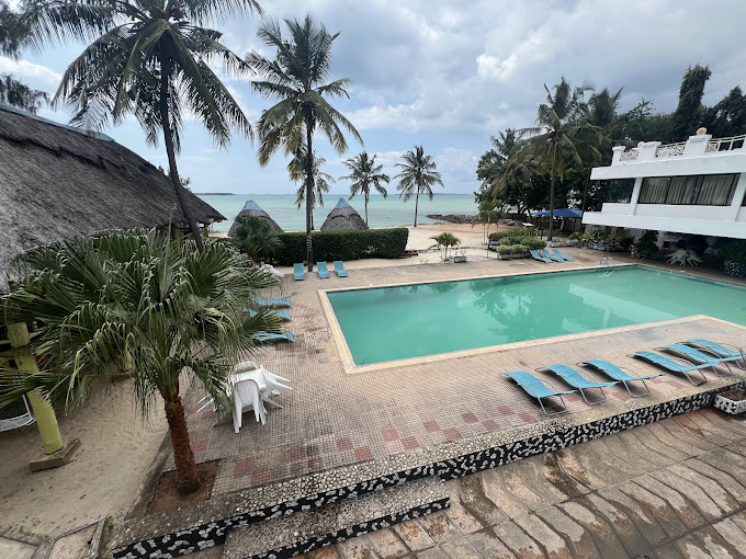 Beachcomber Hotel & Resort