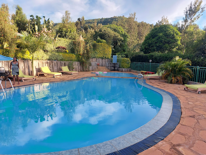 CEDAR GARDEN & HOTEL MERU