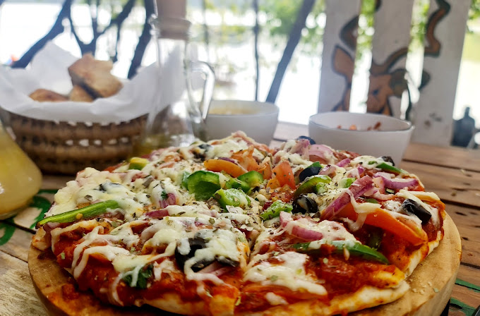 Duluti crater lake restaurant