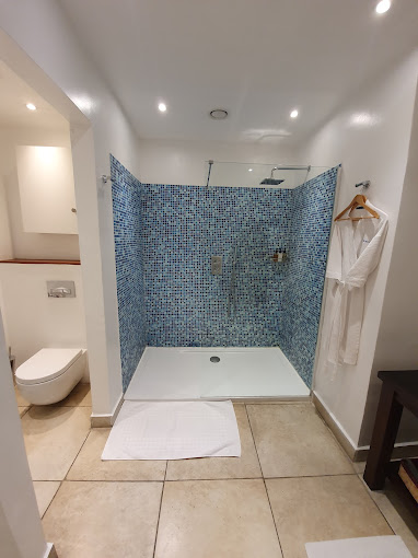 The Oyster Bay Hotel Suites