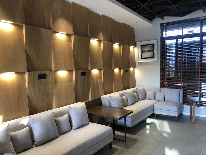 BLACKWOOD HOTEL AND APARTMENT