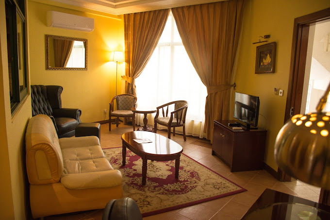 Gold Crest Hotel All Suites